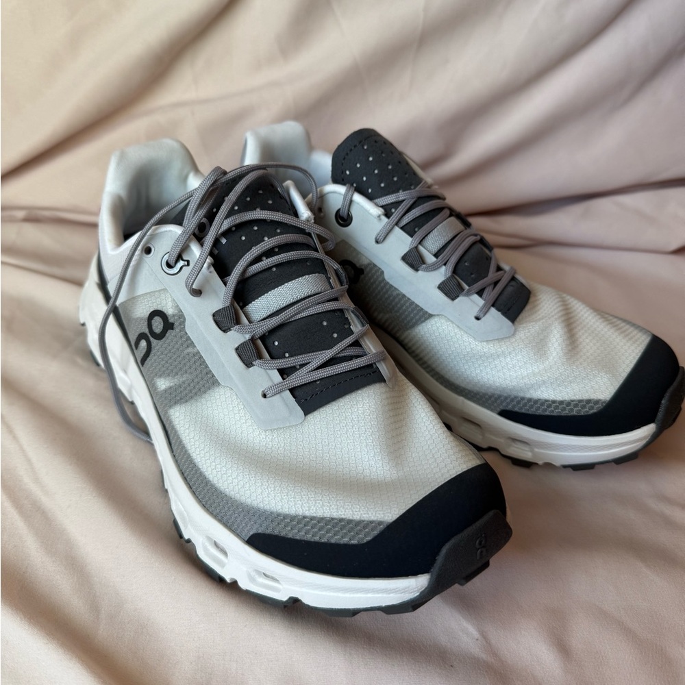 On Running Women’s Cloudvista Black & White Shoes